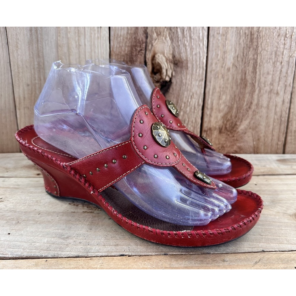 Clarks Red Wedge Sandals Shoes Brass Studs Sz 9 BOHO Heeled